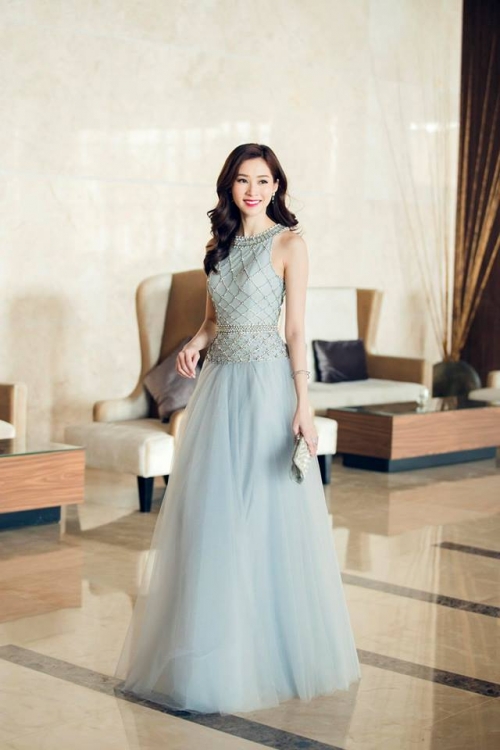 hoa hau khanh ngan mac la
