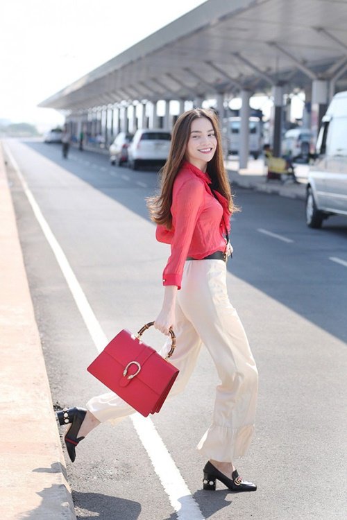 hoa hau ky duyen vuot mat