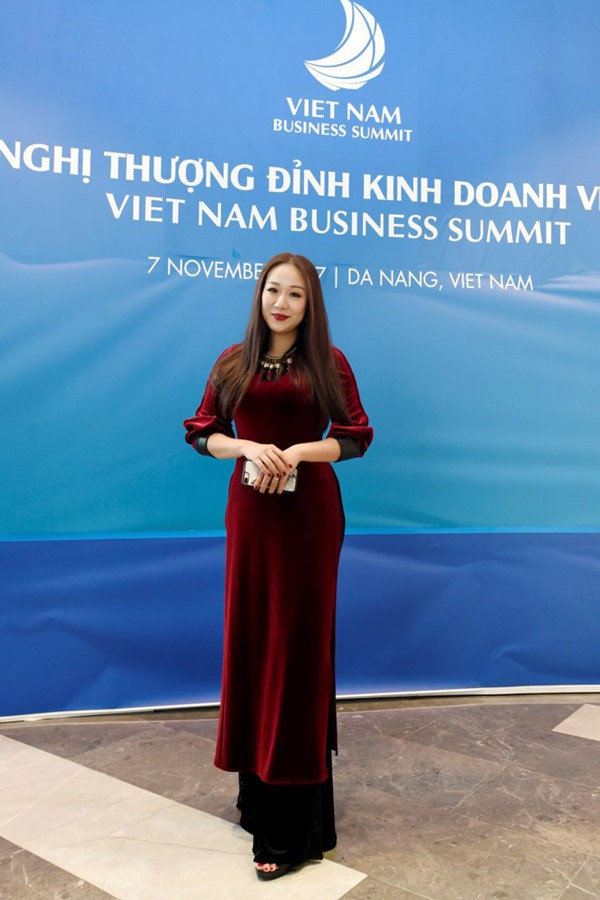 hoa hau ngo phuong lan ta