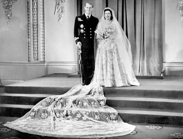 chuyen tinh co tich cua nu hoang Elizabeth (3)