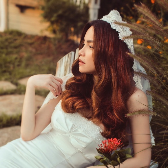 ho ngoc ha dien vay cuoi 