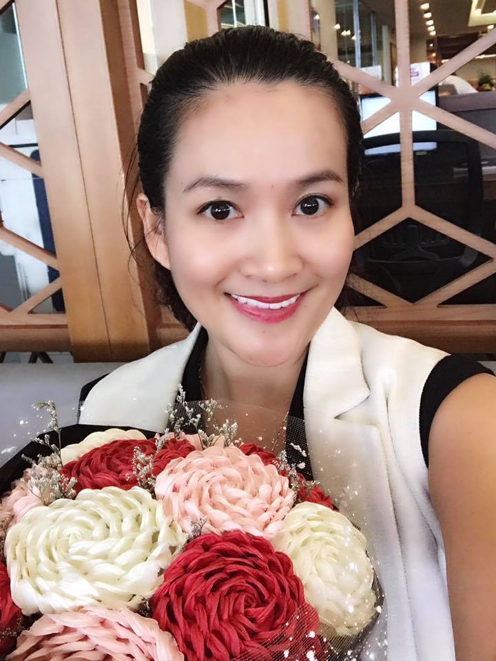 nhan sac khac la cua vo b