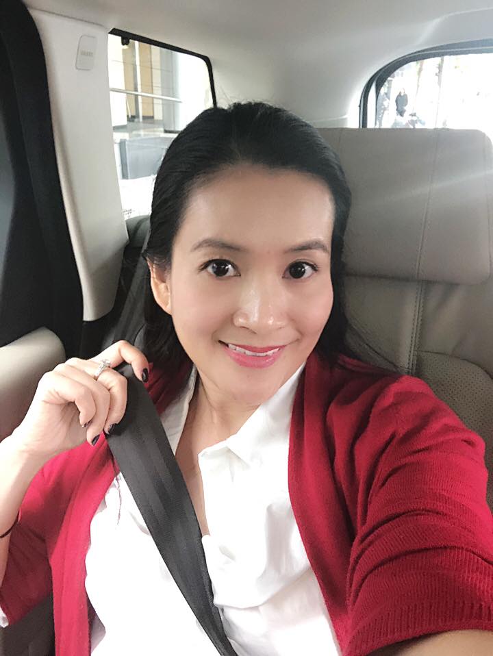 nhan sac khac la cua vo b