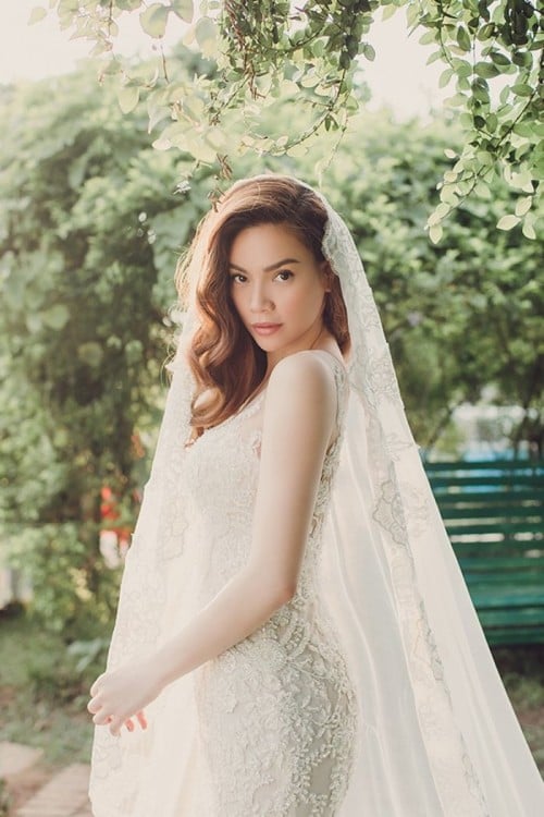 ho ngoc ha dien vay cuoi 