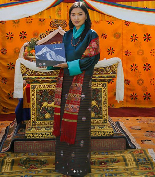 hoang hau tre nhat the gi