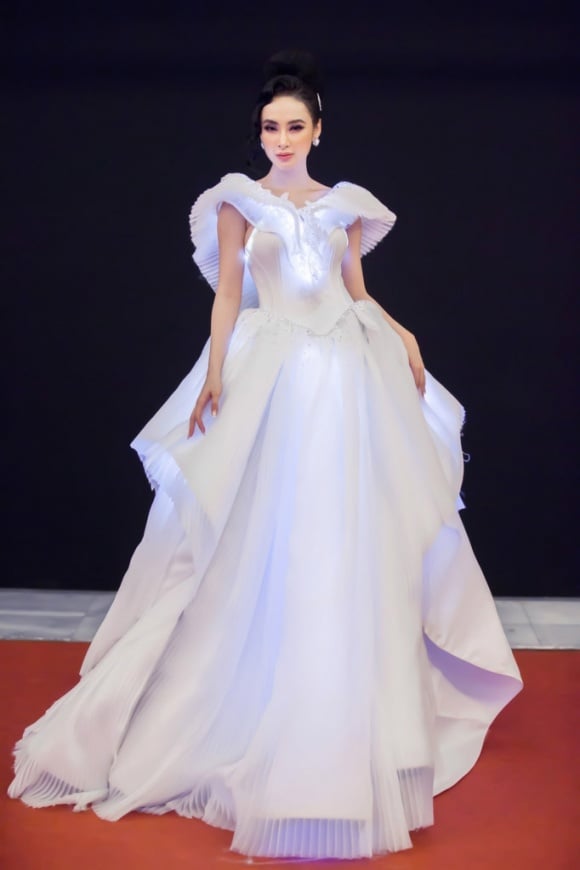 angela phuong trinh
