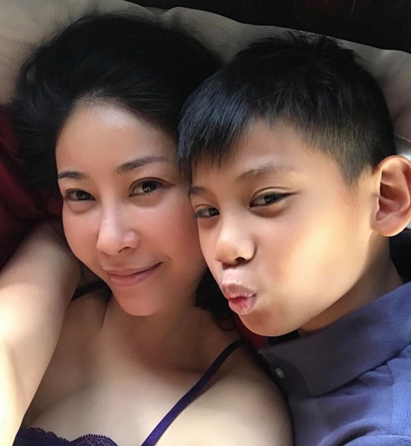 hoa hau ha kieu anh khoe 