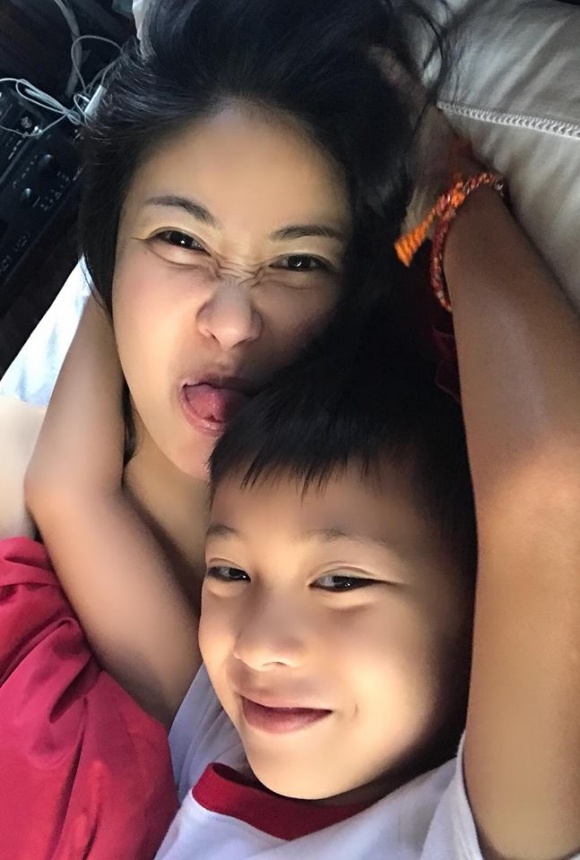 hoa hau ha kieu anh khoe 