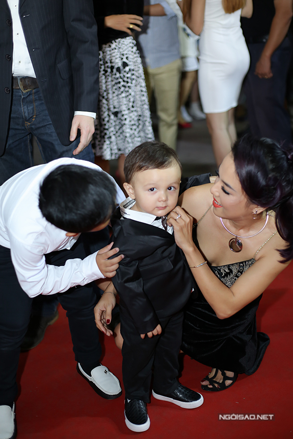 ly thanh thao va chong ta