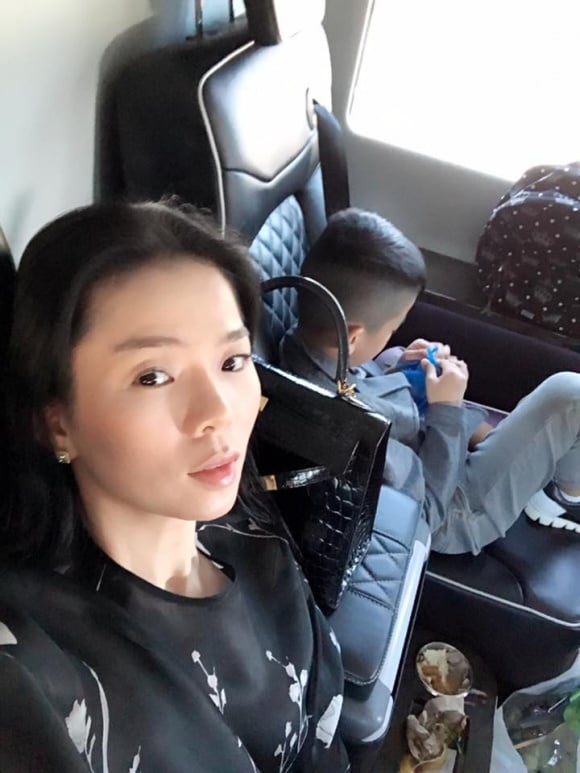 con trai le quyen (2)
