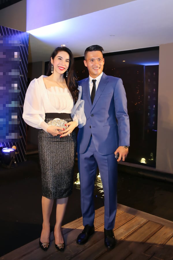 thuy tien dien xuyen thau (2)