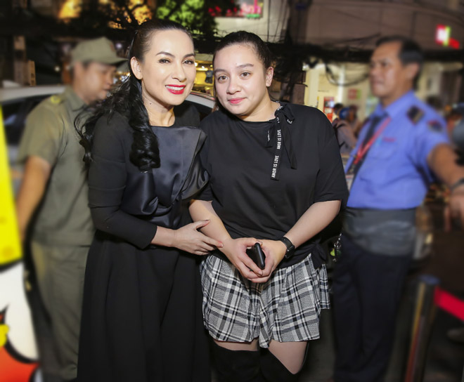 phi nhung va con gai (1)