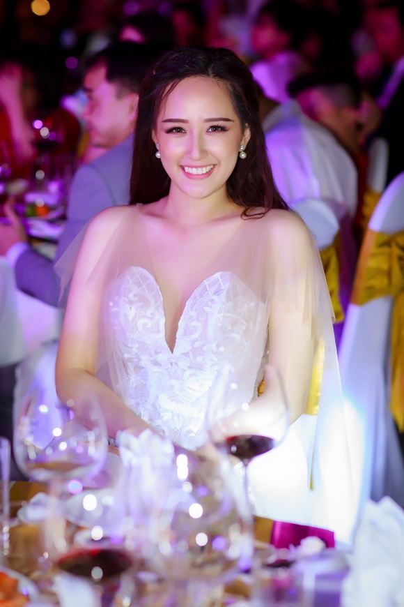 hoa hau mai phuong thuy (10)