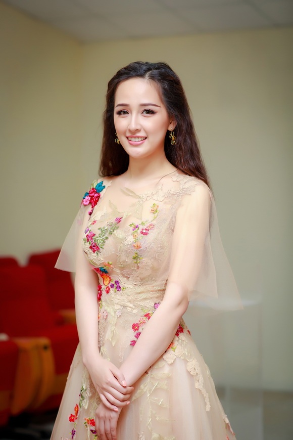 hoa hau mai phuong thuy (5)