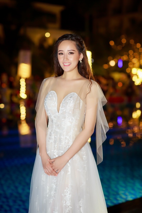 hoa hau mai phuong thuy (8)