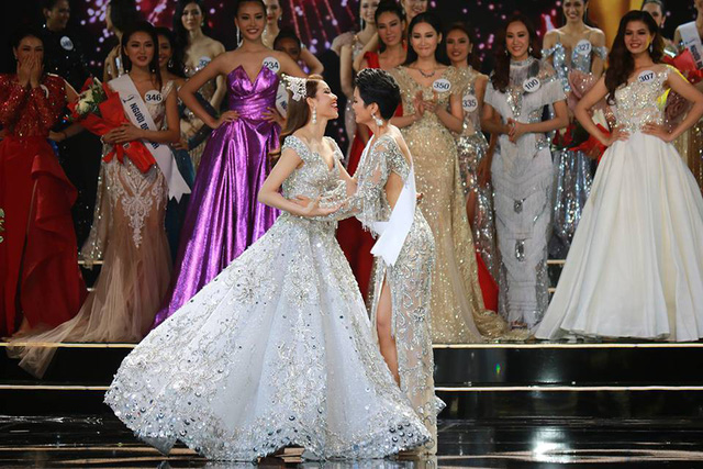 thoi trang pham huong dien chung ket hoa hau hoan vu 2017 (3)