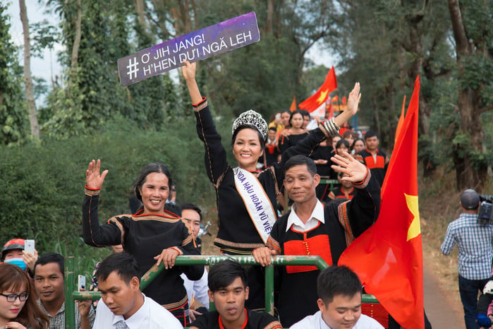 hoa hau hoan vu hhen nie (9)