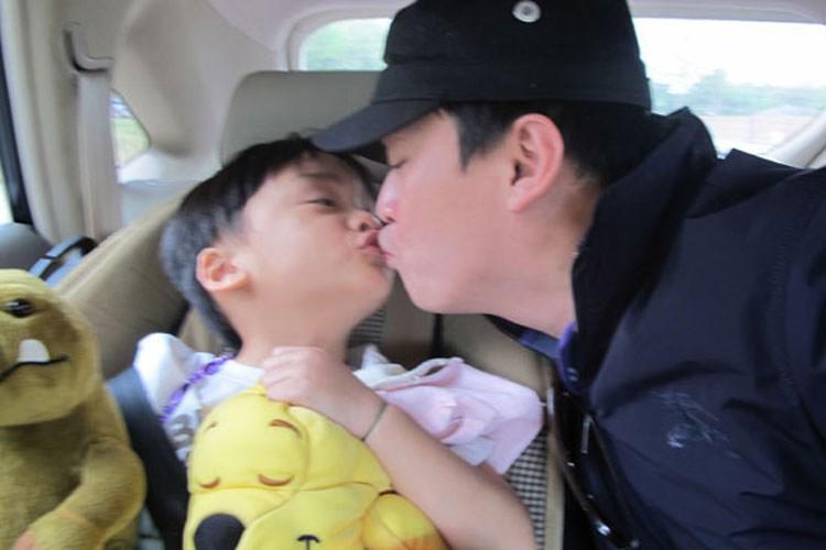 lam truong va con trai kien van (5)