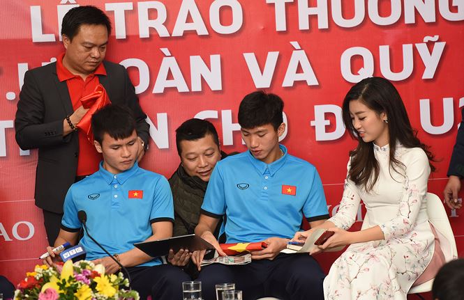 quang hai do my linh (3)