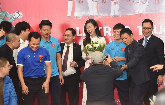 quang hai do my linh (8)