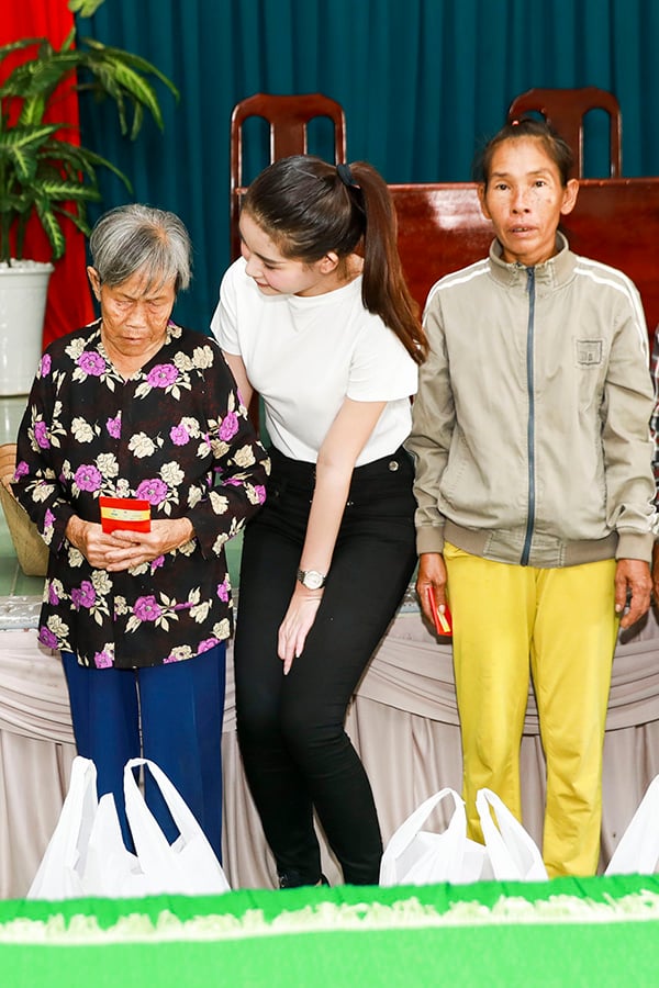 le au ngan anh (5)