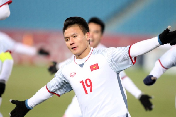 quang hai kiem tra doping (3)