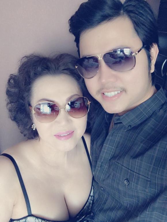 Vì yêu một người phụ nữ giàu có lại hơn mình quá nhiều tuổi nên Vũ Hoàng Việt đã từng nhiều lần bị đồn thổi là 