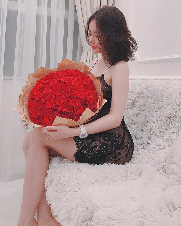 Nhan sắc xinh đẹp của em gái Angela Phương Trinh.