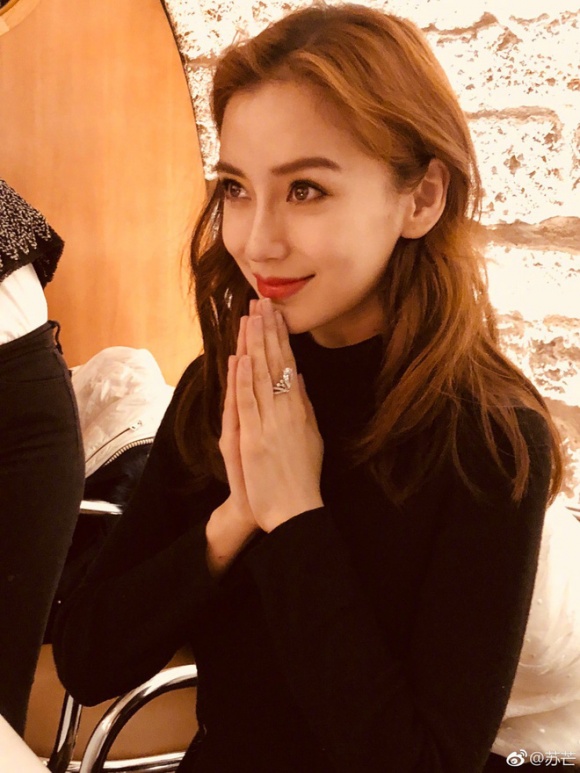 angelababy duoc chong tang banh ma vang (5)