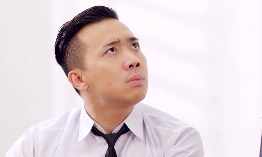 Mới đây, trong một chương trình truyền hình, Trấn Thành đã bất ngờ tiết lộ về món quà mà người tình đầu tiên tặng. Trấn Thành đã hào hứng và tiết lộ rằng, món quà đặc biệt mà anh nhận được từ bạn gái đầu tiên có liên quan đến nữ ca sĩ Ngọc Linh - người tham gia chương trình này cùng Trấn Thành.  Nam nghệ sĩ chia sẻ: 