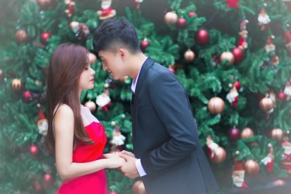 Mới đây, Harry Lu đã có những trải lòng về mẫu bạn gái lý tưởng và lên tiếng về 'tình tin đồn' Midu. Harry Lu khẳng định về mối quan hệ với Midu: 