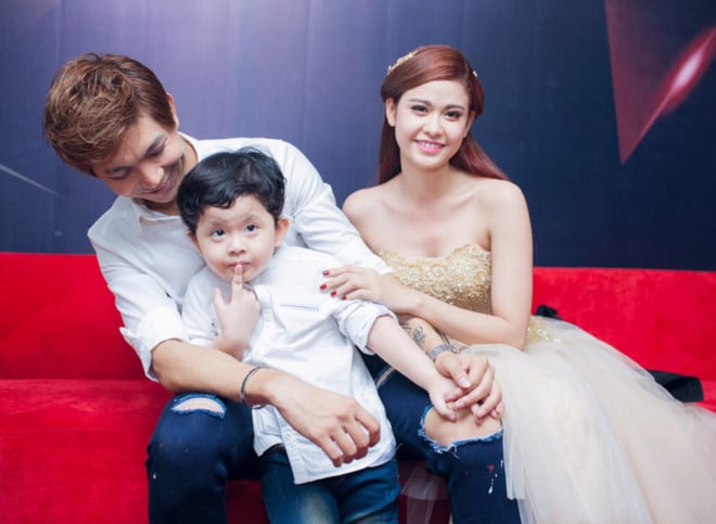 Thời gian gần đây, cặp đôi này vẫn bận rộn với lịch làm việc dày đặc, trong khi Tim liên tục xa nhà đi diễn tỉnh, Quỳnh Anh cũng tất bật không kém với nhiều sự kiện lớn nhỏ. Hai người cũng hạn chế xuất hiện cạnh nhau.