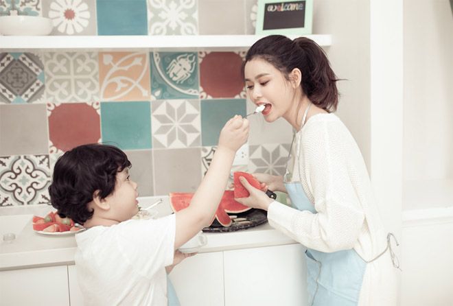 Có lẽ, Trương Quỳnh Anh muốn ghi lại những khoảnh khắc cùng cậu con trai. Quỳnh Anh chia sẻ: 