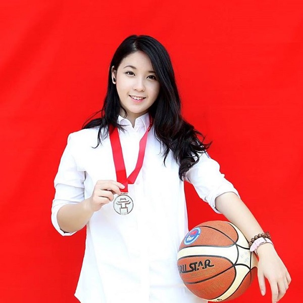 dai-su-9x-dang-yeu-truong-ams-gianh-hoc-bong-anh-quoc-danh-tieng