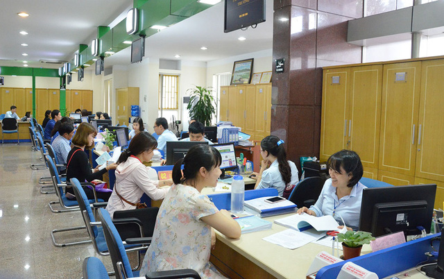 qn-dung-tiep-nhan-cong-chuc-vien-chuc-1-9-1504263417349-1504692742850