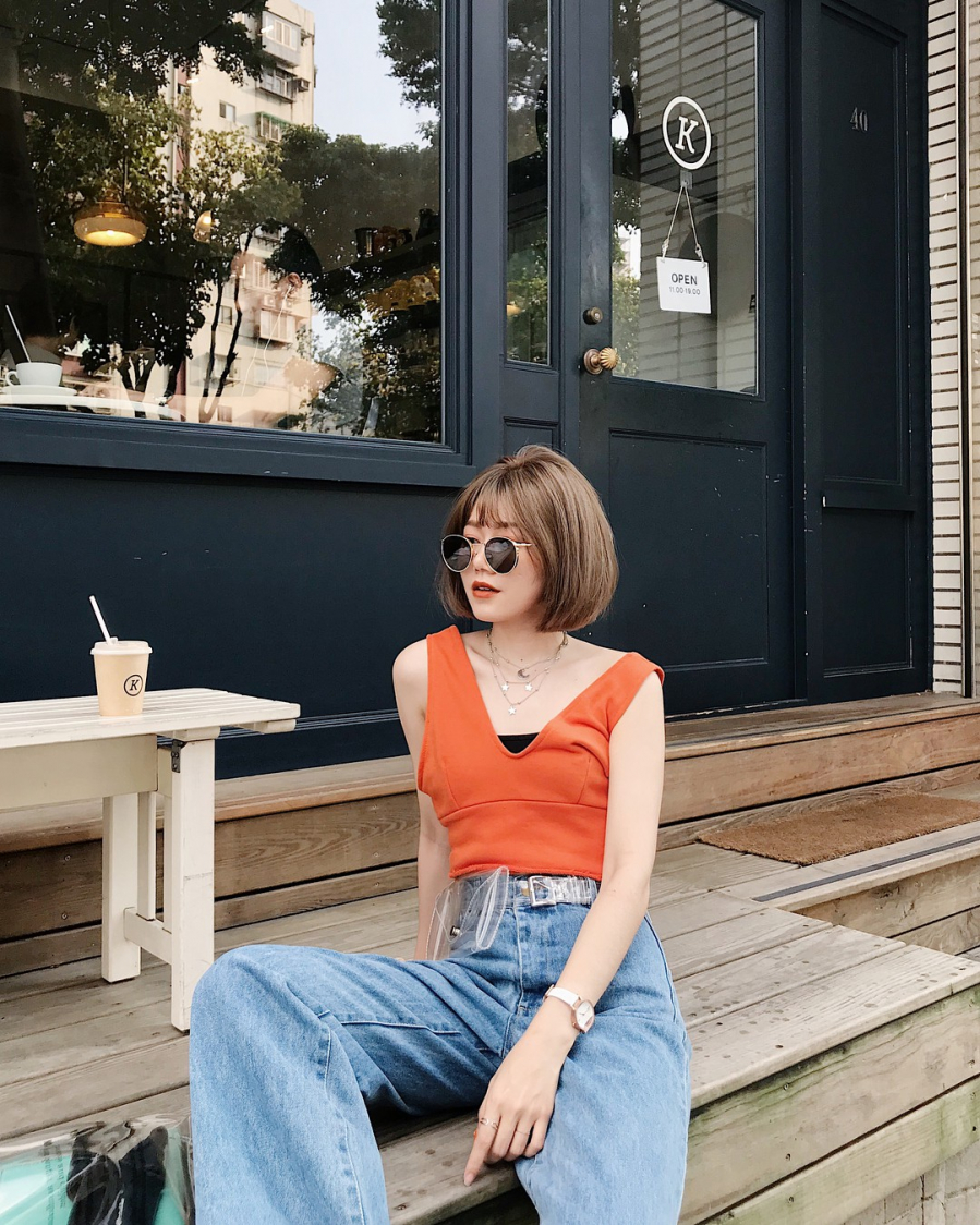 Một cách khác trendy tuyệt đối chính là diện belt bag.    