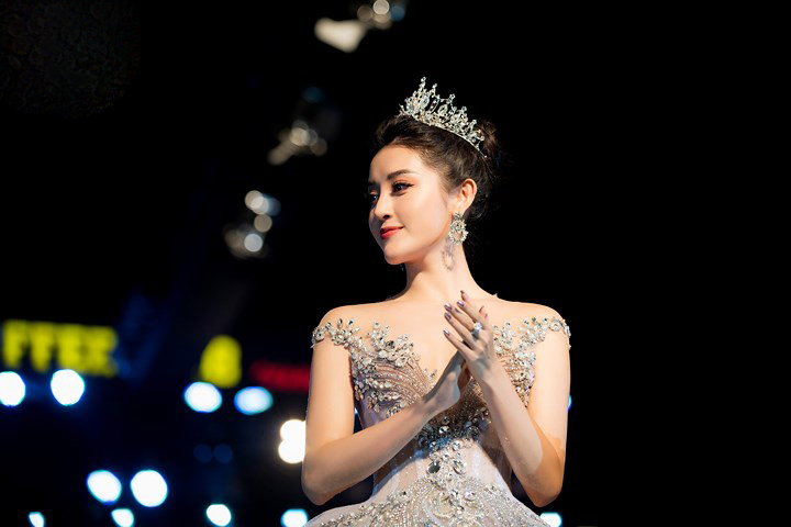 Hiện tại, Huyền My vẫn đang là một trong những người đẹp giữ được tên tuổi khá hot, nhận được sự quan tâm đặc biệt từ nhiều nhãn hãng cũng như các chương trình có tính chất cộng đồng.  
