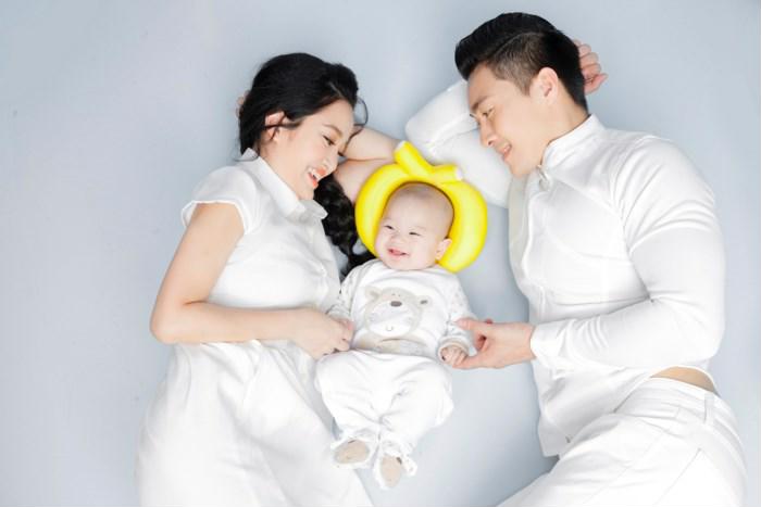 Gia đình Quốc Cơ - Hồng Phượng và bé Bắp  