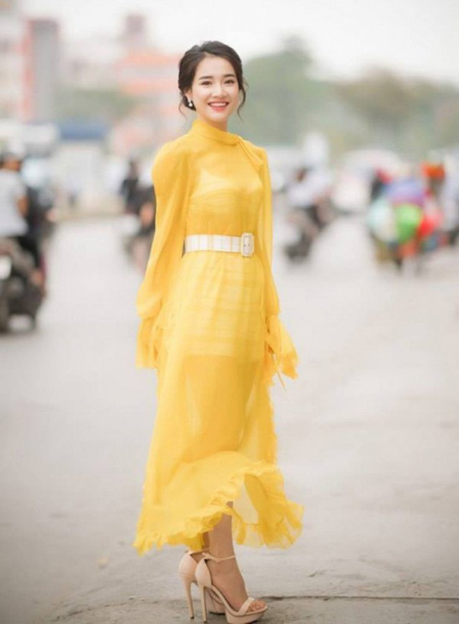 Động thái này nhằm tạo sự thoải mái tối đi khi di chuyển trên đôi giày cao gót, tránh các hệ lụy như bàn chân phồng rộp nhức mỏi hay tệ hơn là dần dà khiến các ngón chân bị biến dạng.    