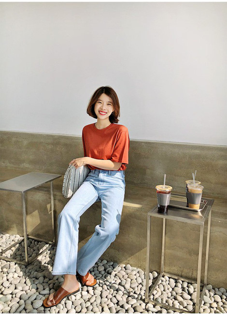 Về màu sắc, họa tiết hay cách mix đồ cũng vô cùng đa dạng nên mỗi nàng tha hồ thể hiện sức sáng tạo cùng gu thời trang riêng biệt của mình.  