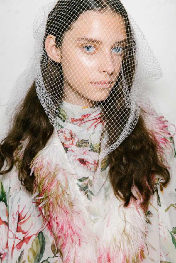 Tuần lẽ thời trang Haute Couture ngập tràn những điều kỳ ảo, làm say lòng giới yêu thời trang.    