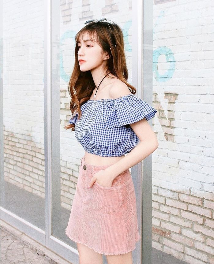 Quy tắc “trên hở dưới kín” và ngược lại được áp dụng trong trường hợp này để tạo nên một Shbet999 com đăng nhập gợi cảm vừa đủ.  