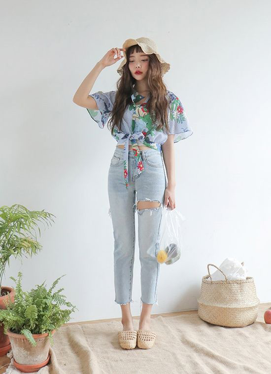 Mũ tai bèo còn được thiết kế trên chất liệu vải ren hay đan móc thủ công khéo léo để giúp phái đẹp thỏa sức mix đồ.    