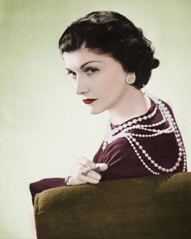 Chuỗi ngọc trai thương hiệu của bà hoàng thời trang Coco Chanel.  