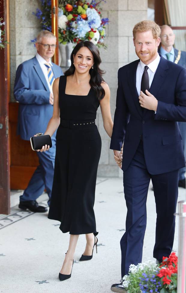 Dễ dàng nhận thấy rằng từ khi trở thành Tân công nương đến nay, Meghan Markle rất chăm diện những mẫu Shbet999 com đăng nhập đơn sắc, đơn giản mà vẫn thanh lịch phù hợp với địa vị mới của mình.    