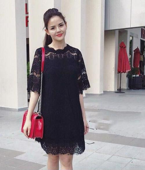 Thiết kế váy suông chữ A may từ 100% ren này cũng là lựa chọn tuyệt vời cho quý cô mũm mĩm 