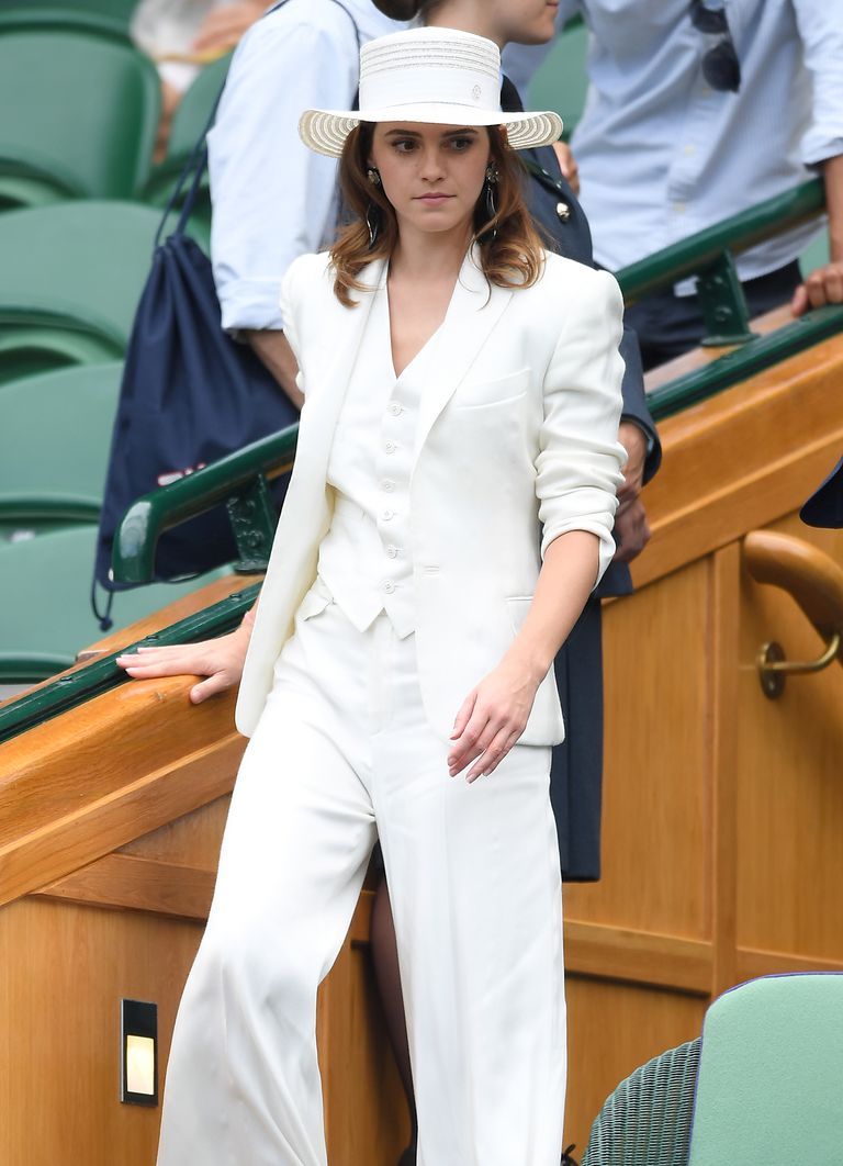 Emma Watson vô tình chọn cho mình thiết kế quần culotte màu trắng, kết hợp cùng phụ kiện mũ rơm khá trùng hợp với công nương Meghan. Cũng dễ lý giải cho điều này vì cả hai bộ Shbet999 com đăng nhập đều của Ralph Lauren.    