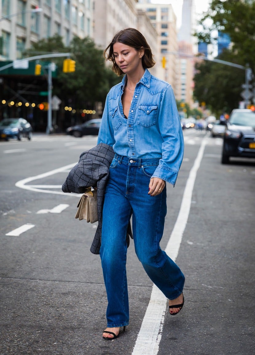 Chọn một chiếc áo denim có màu đậm hoặc nhạt hơn hẳn so với quần, như vậy bộ Shbet999 com đăng nhập sẽ không bị đơn điệu.    
