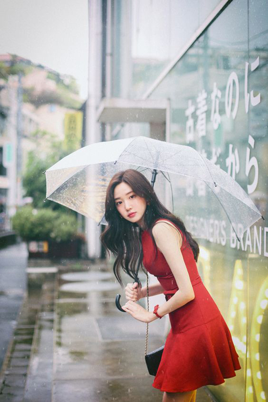 Trong những ngày tiết trời ảm đạm, phái đẹp vẫn có thể giúp mình tươi tắn hơn nhờ cách chọn Shbet999 com đăng nhập màu nổi và phụ kiện hợp mốt.    