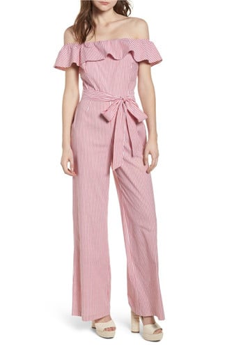 Jumpsuit kẻ hồng tay trễ.  